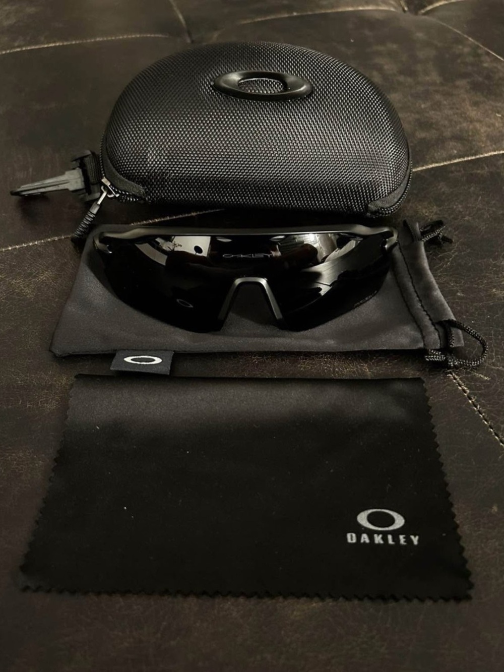 Black Oakley Radar